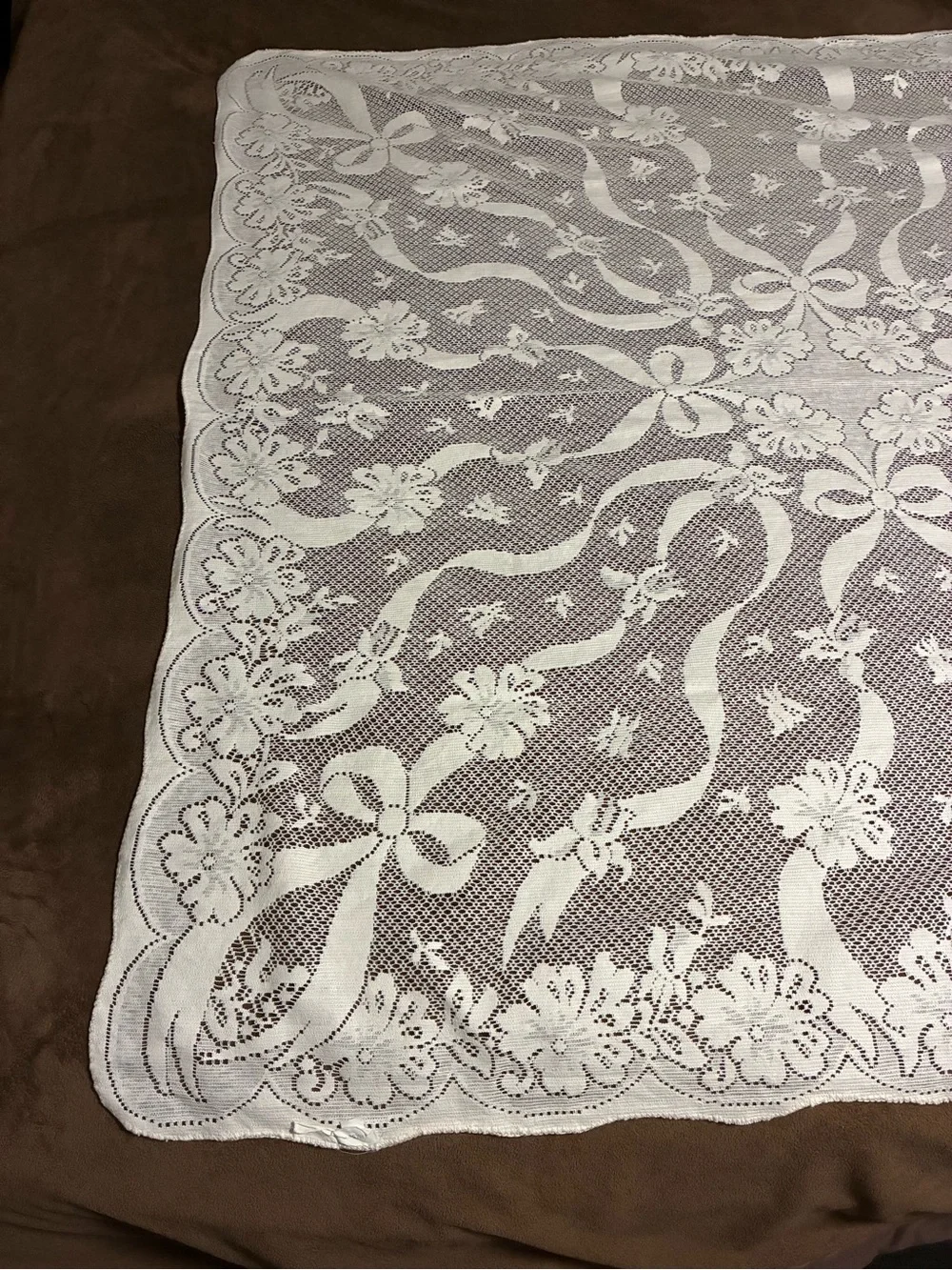Elegant White Lace Tablecloth with Floral Ribbon Design